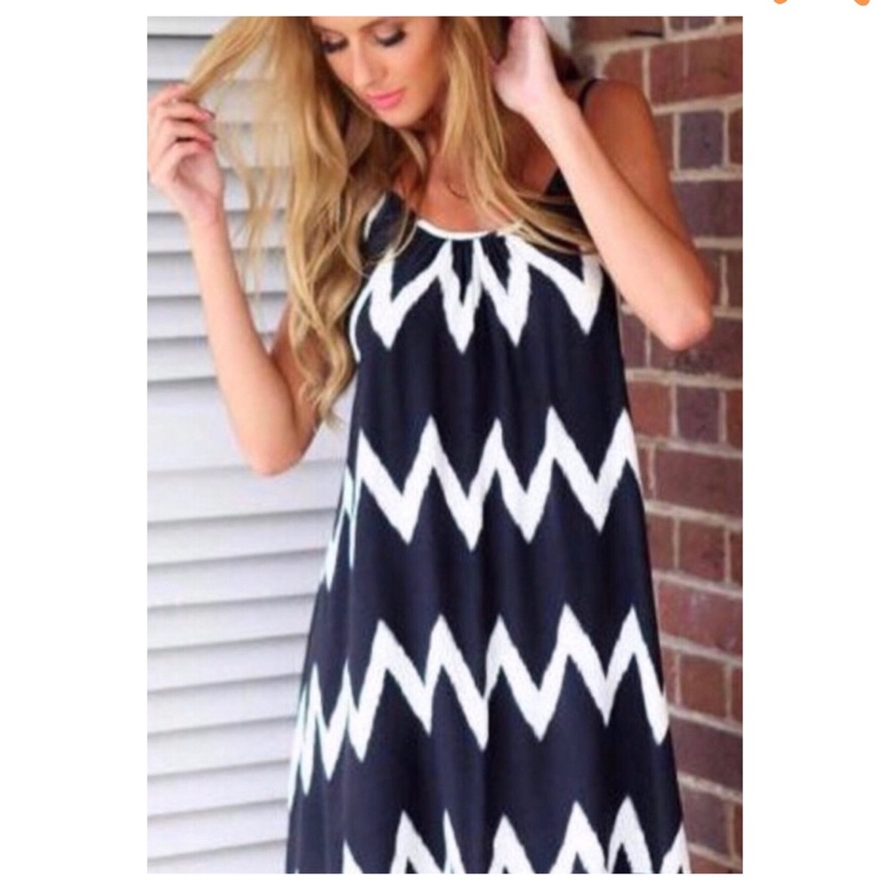 📍BOGO📍BLACK STRIPED MINI COVERUP - Picture 2 of 8